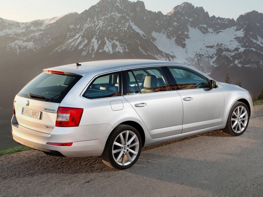  Skoda Octavia Combi 4x4 2013 года  (фото 8 из 23)